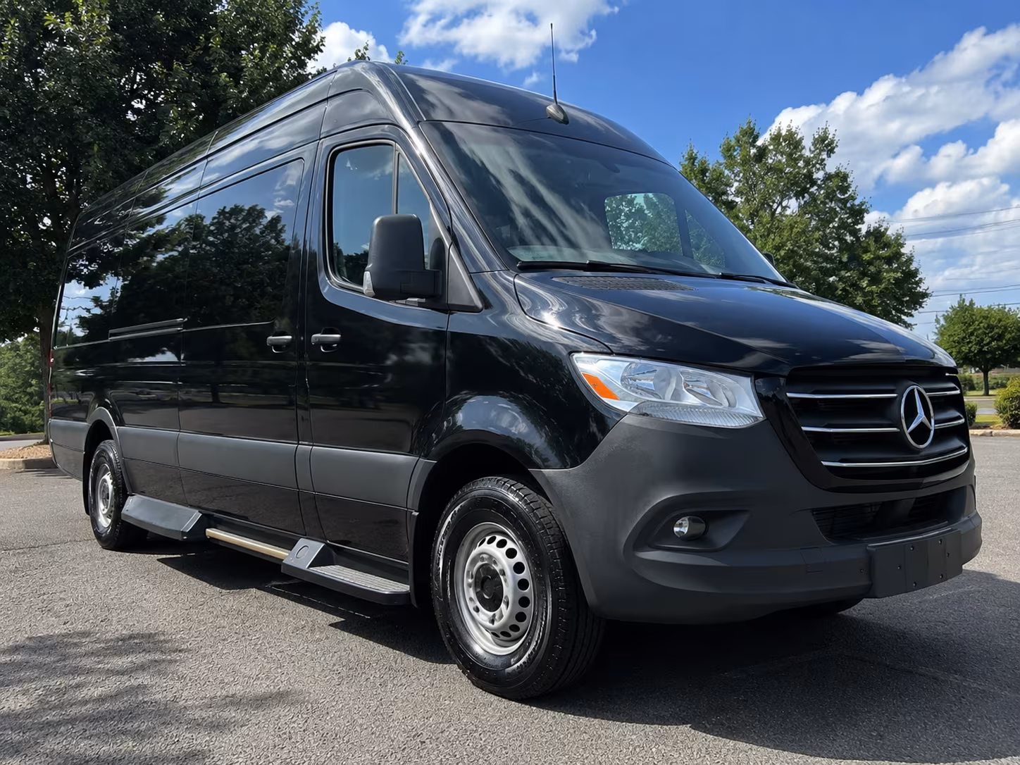 woodbridge airport transportation onboard seating